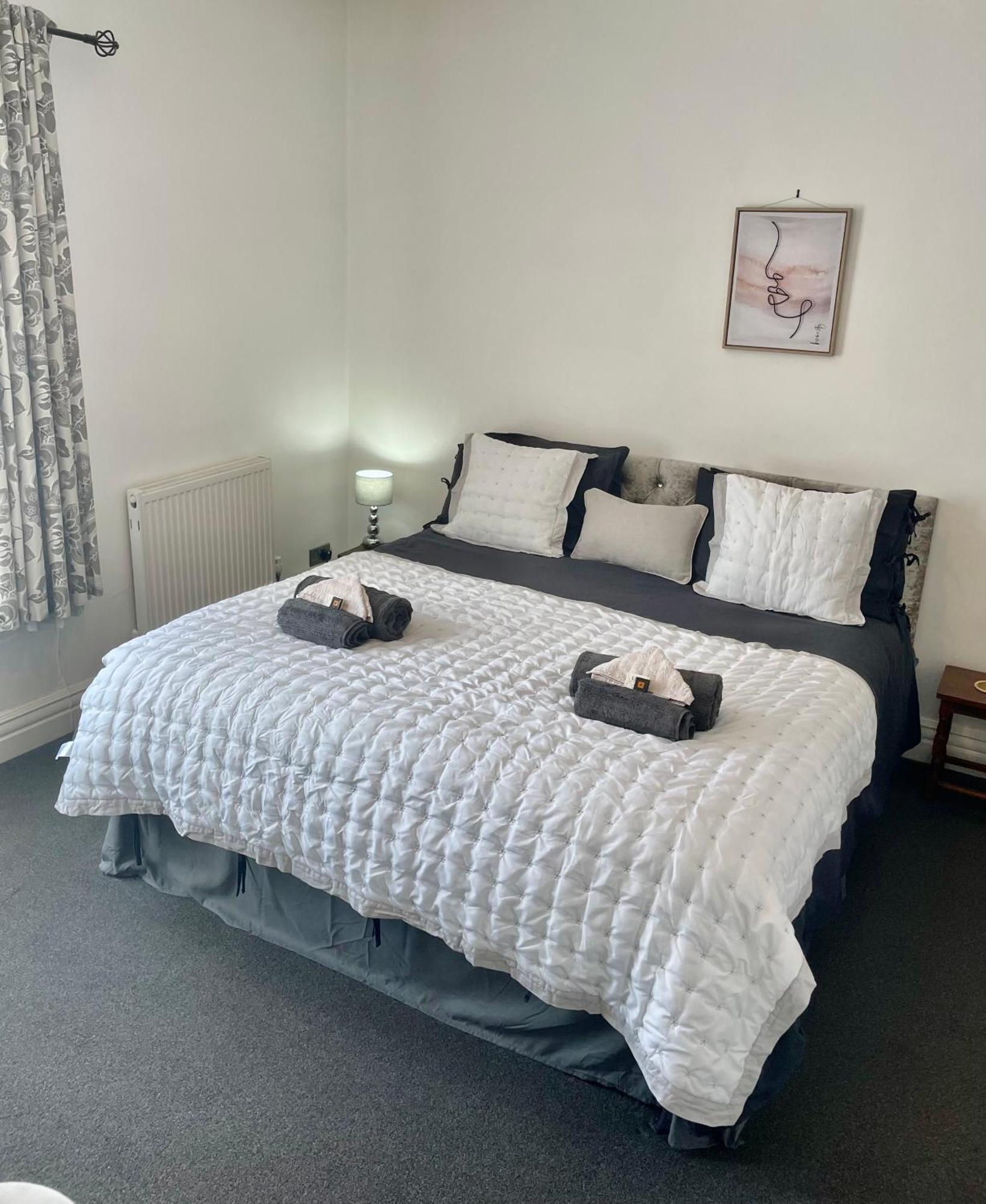 Entire Holiday Home In Blackpool With Free Parking And A Private Patio Garden Exterior photo